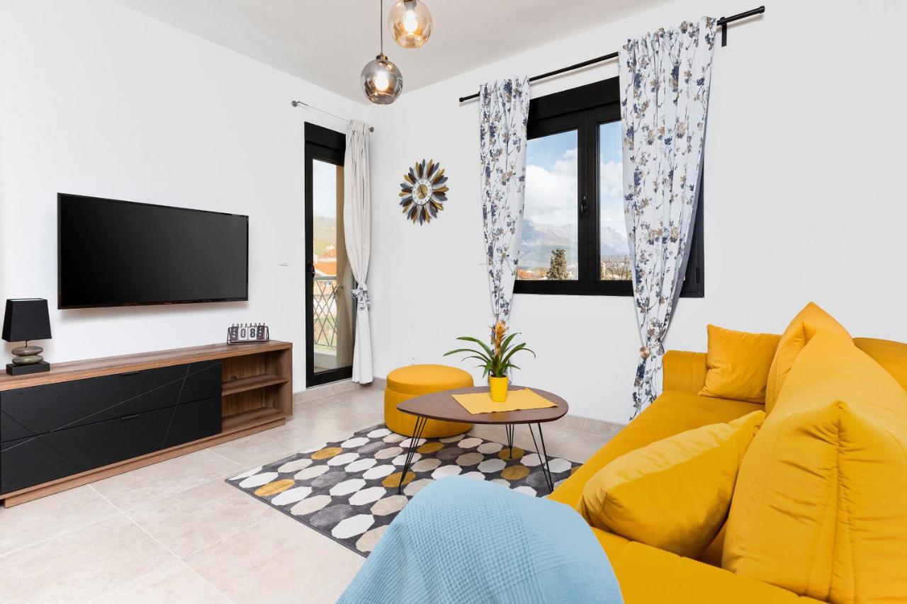 Ell Star Apartment Tivat Exterior photo