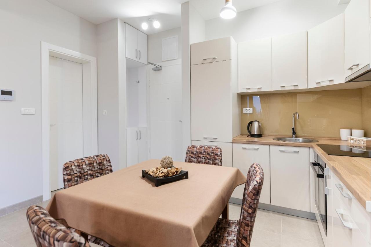 Ell Star Apartment Tivat Exterior photo