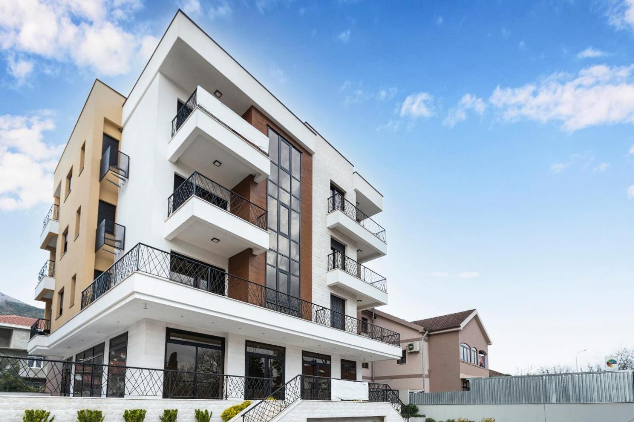 Ell Star Apartment Tivat Exterior photo