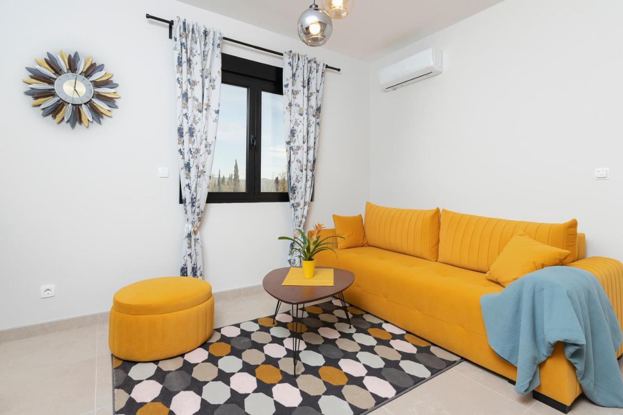 Ell Star Apartment Tivat Exterior photo