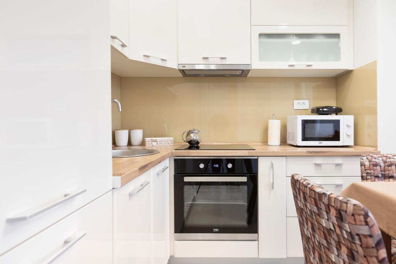 Ell Star Apartment Tivat Exterior photo