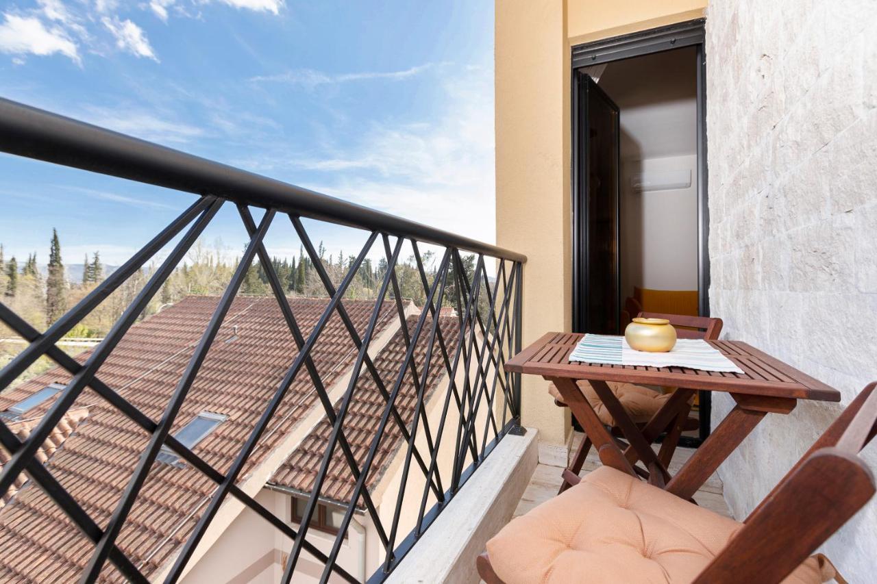 Ell Star Apartment Tivat Exterior photo