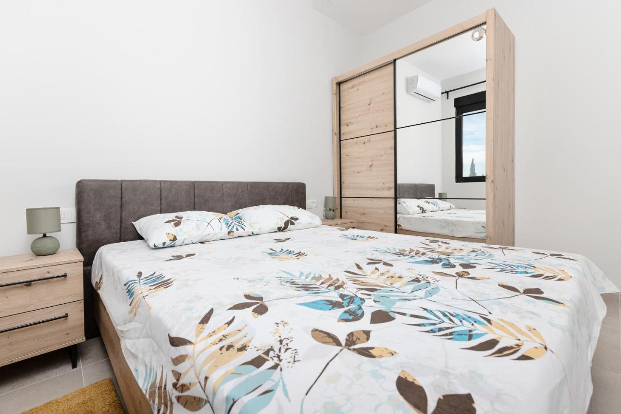 Ell Star Apartment Tivat Exterior photo