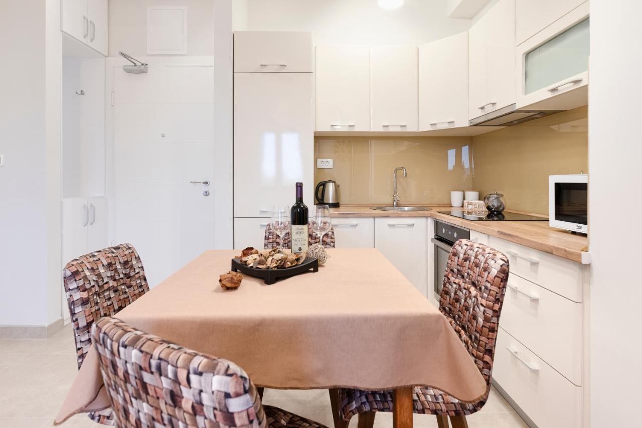 Ell Star Apartment Tivat Exterior photo